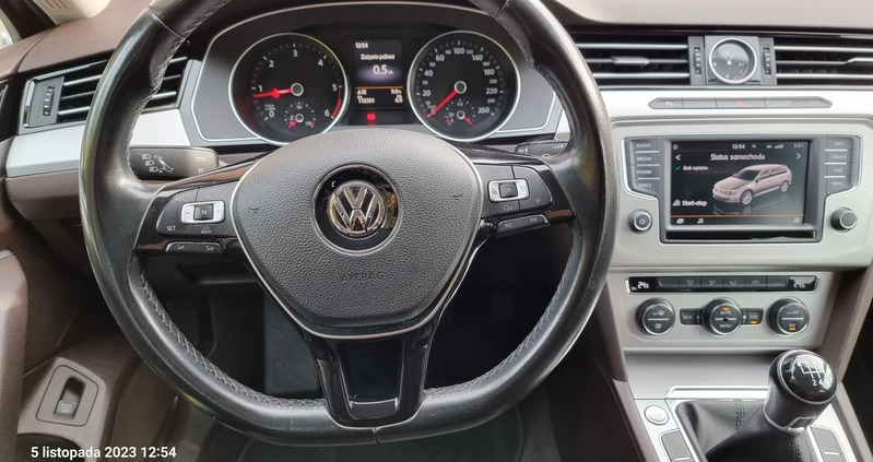 Volkswagen Passat cena 67000 przebieg: 123200, rok produkcji 2016 z Sulmierzyce małe 191